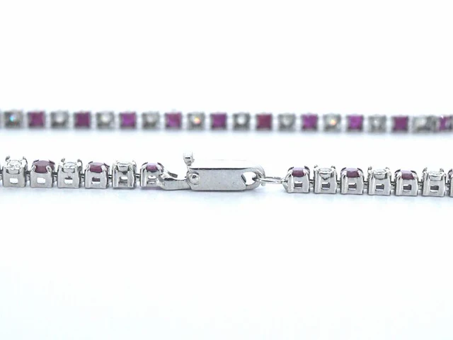 Witgouden tennisarmband met diamanten en robijnen - afbeelding 6 van  8
