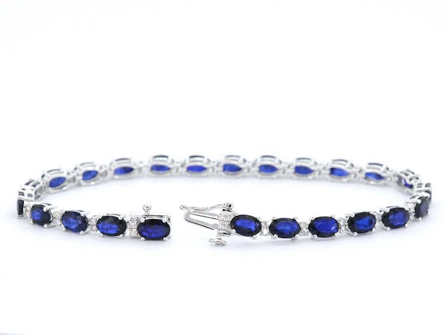 Witgouden tennisarmband met diamanten en saffier - afbeelding 5 van  8