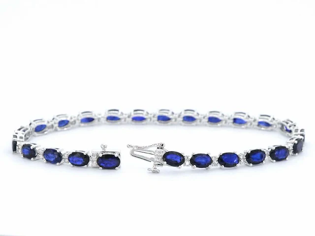 Witgouden tennisarmband met diamanten en saffier - afbeelding 4 van  7