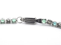 Witgouden tennisarmband met diamanten en smaragden - afbeelding 3 van  7