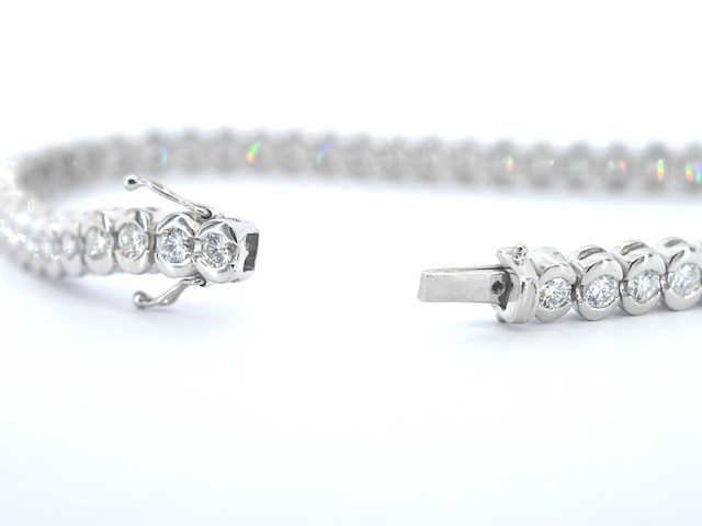 Witgouden tennisarmband met diamanten - afbeelding 3 van  6