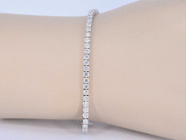 Witgouden tennisarmband met natuurlijke briljant geslepen diamanten 5.00 carat - afbeelding 2 van  9