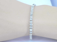 Witgouden tennisarmband met natuurlijke briljant geslepen diamanten - afbeelding 2 van  5