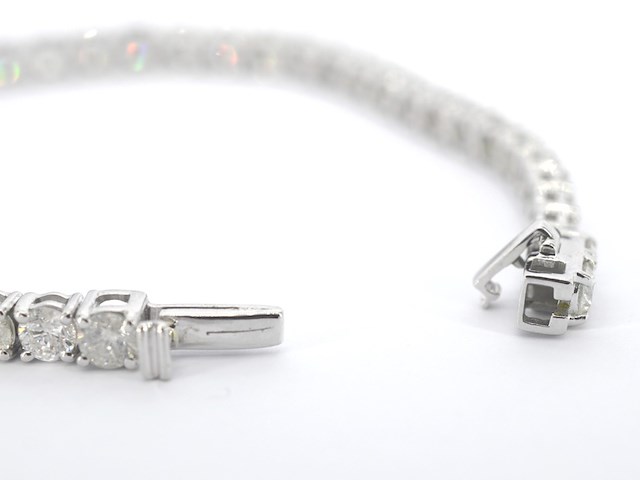 Witgouden tennisarmband met natuurlijke briljant geslepen diamanten - afbeelding 4 van  7