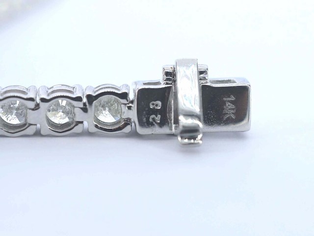 Witgouden tennisarmband met natuurlijke briljant geslepen diamanten - afbeelding 4 van  6