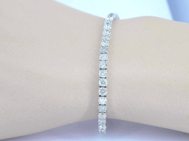 Witgouden tennisarmband met natuurlijke briljant geslepen diamanten - afbeelding 2 van  6