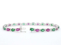 Witgouden tennisarmband met natuurlijke diamanten en smaragd en robijn - afbeelding 4 van  8