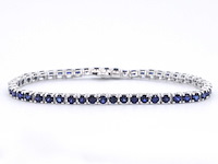 Witgouden tennisarmband met saffieren - afbeelding 9 van  10