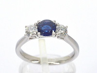 Witgouden trilogy ring met diamanten en saffier - afbeelding 1 van  9