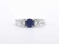 Witgouden trilogy ring met diamanten en saffier - afbeelding 5 van  9
