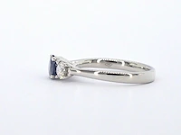 Witgouden trilogy ring met diamanten en saffier - afbeelding 3 van  9