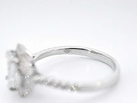 Witgouden trinity ring emerald diamant - afbeelding 2 van  10