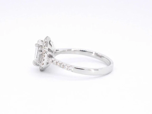 Witgouden trinity ring emerald diamant - afbeelding 7 van  10
