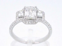 Witgouden trinity ring emerald diamant - afbeelding 8 van  10