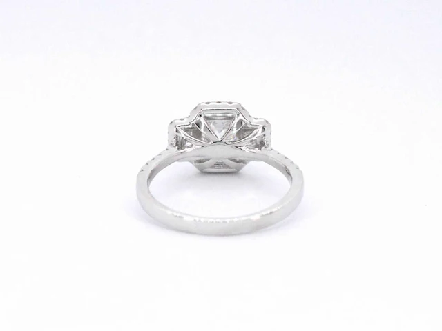 Witgouden trinity ring emerald diamant - afbeelding 9 van  10