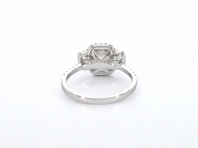 Witgouden trinity ring emerald diamant - afbeelding 4 van  9