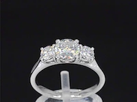Witgouden trinity ring met 1.50 carat briljanten