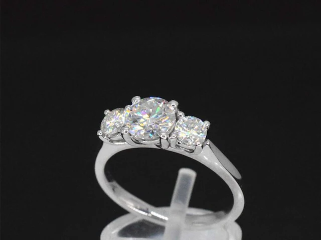 Witgouden trinity ring met 1.50 carat briljanten - afbeelding 3 van  9