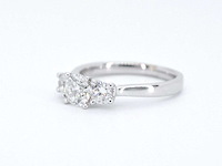 Witgouden trinity ring met briljant geslepen diamanten - afbeelding 10 van  10