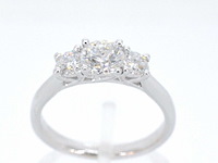 Witgouden trinity ring met briljant geslepen diamanten - afbeelding 1 van  11