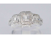 Witgouden trinity ring met diamanten - afbeelding 5 van  7