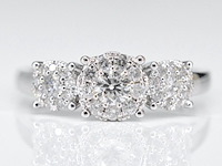 Witgouden trinity ring met diamanten