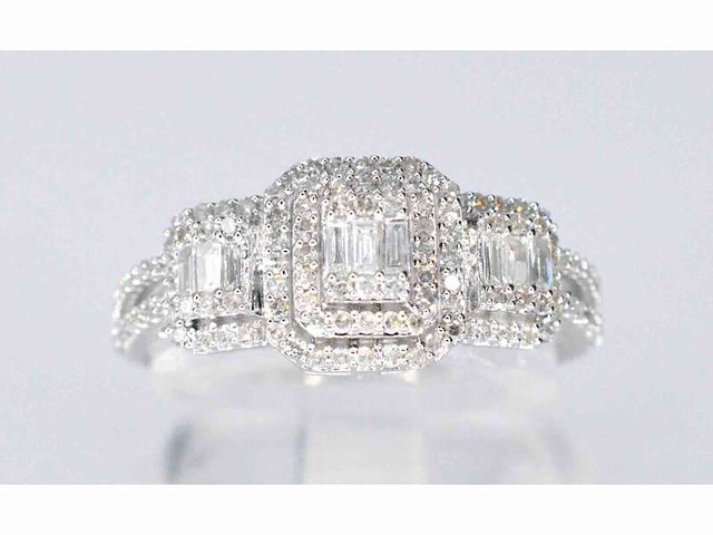 Witgouden trinity ring met natuurlijke diamanten - afbeelding 4 van  8