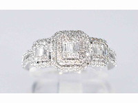 Witgouden trinity ring met natuurlijke diamanten - afbeelding 4 van  8