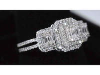 Witgouden trinity ring met natuurlijke diamanten - afbeelding 5 van  8