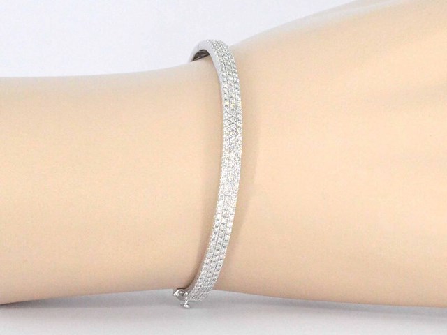 Witgouden vaste armband met briljant geslepen diamant - afbeelding 2 van  9