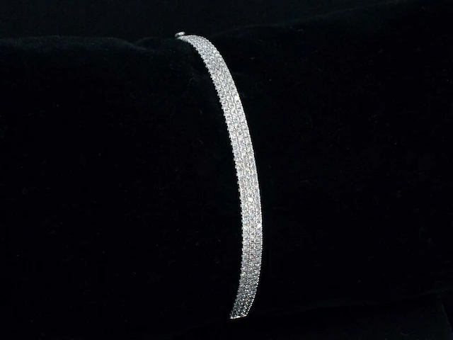 Witgouden vaste armband met briljant geslepen diamant - afbeelding 1 van  8