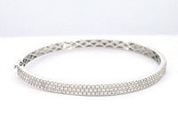 Witgouden vaste armband met briljant geslepen natuurlijke diamant - afbeelding 3 van  8