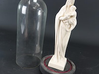 Witporseleinen maria met kind onder glazen stolp - afbeelding 3 van  5