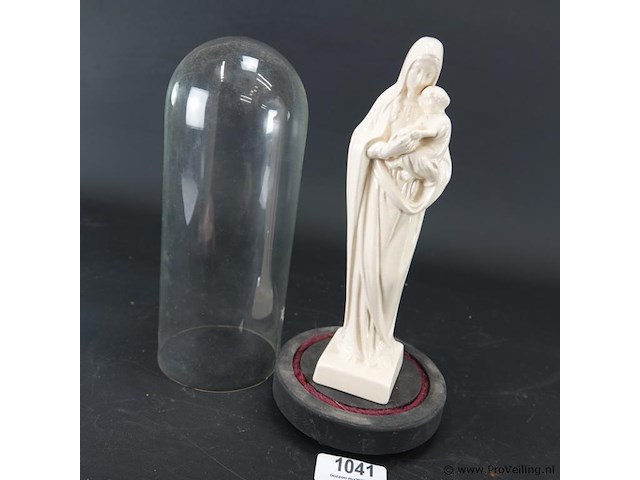 Witporseleinen maria met kind onder glazen stolp - afbeelding 3 van  5