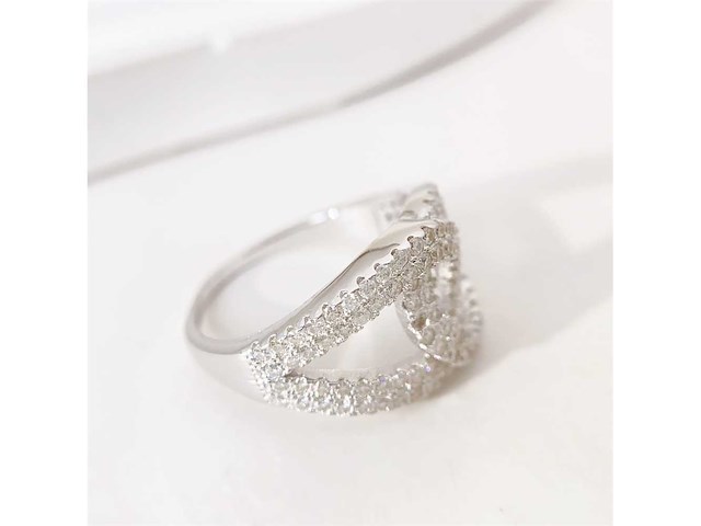 Witte design ring volledig gezet met witte briljanten - afbeelding 9 van  9