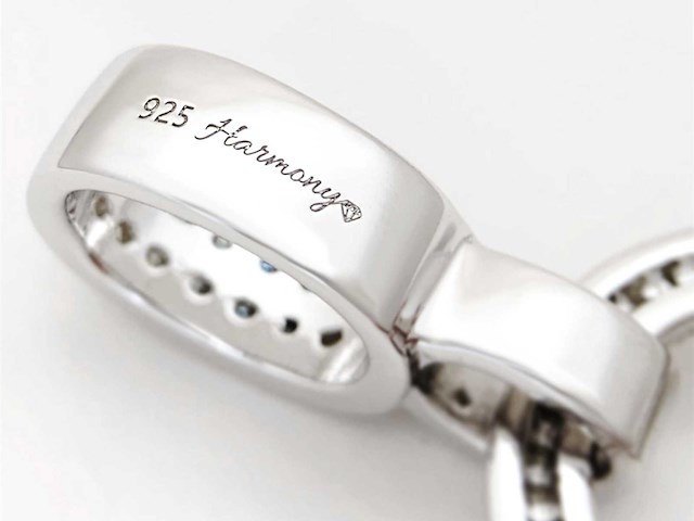Witte "lock" hanger volledig rondom gezet met witte briljanten - afbeelding 8 van  8