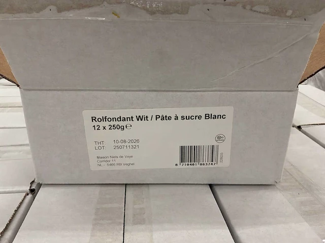 Witte rolfondant (250g) (444x) - afbeelding 3 van  5