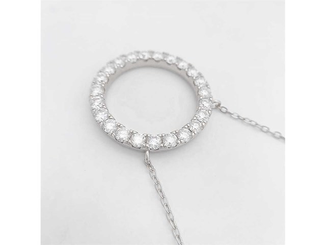 Witte ronde hanger met ketting rondom gezet met grote briljanten - afbeelding 6 van  6