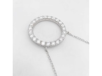 Witte ronde hanger met ketting rondom gezet met grote briljanten - afbeelding 6 van  6