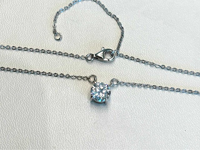 Witte solitair halsketting met hoogwaardige briljant - afbeelding 2 van  4