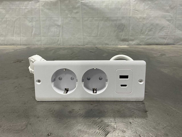 Witte tafelstopcontacten (18x) - afbeelding 1 van  5