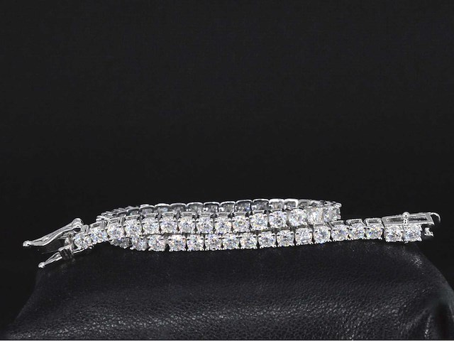 Witte tennisarmband met briljanten - afbeelding 1 van  4