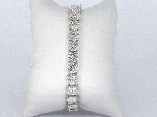 Witte tennisarmband met briljanten - afbeelding 6 van  7