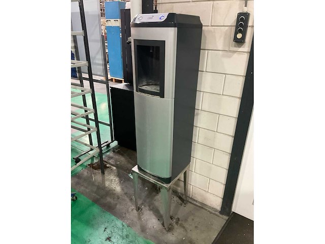 Wittenborg koffiemachine met koelkast en tafel - afbeelding 3 van  13