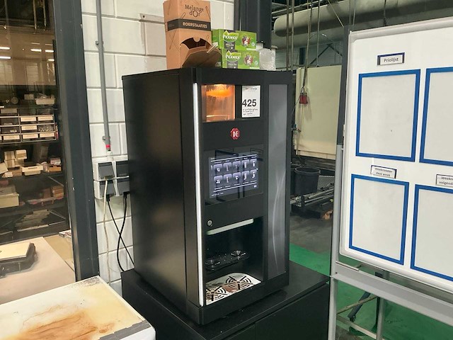 Wittenborg koffiemachine met koelkast en tafel - afbeelding 6 van  13