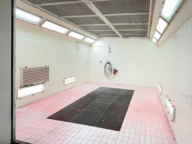 Wittens - wittens spuitcabine 7x4 meter 2.75m hoog - afbeelding 1 van  15