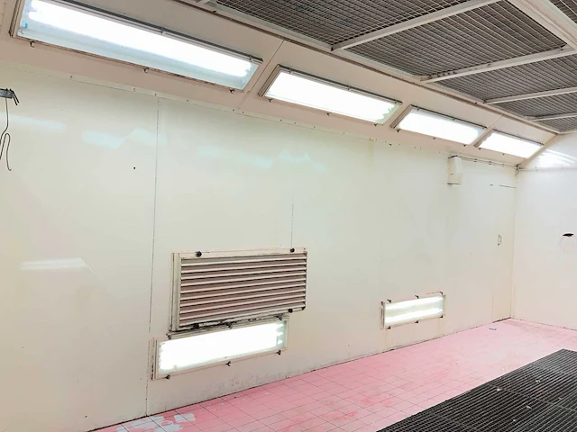 Wittens - wittens spuitcabine 7x4 meter 2.75m hoog - afbeelding 11 van  15