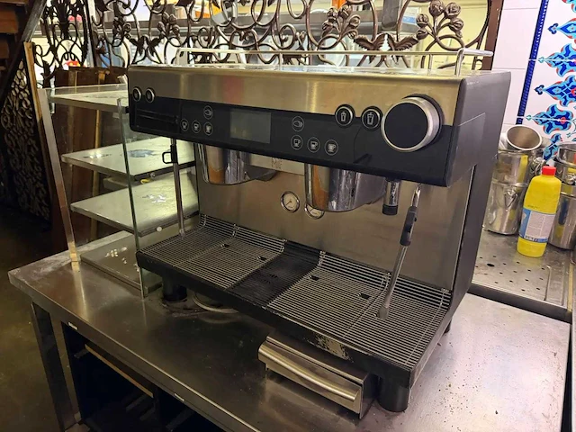 Wmf - 2-groeps espressomachine - afbeelding 1 van  9