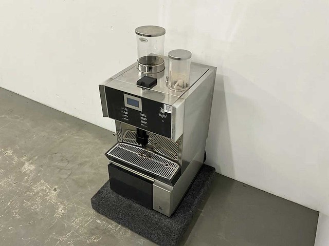 Wmf - bistro 8400 - koffiemachine met melkkoeler - afbeelding 1 van  8