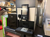 Wmf - professionele volautomatische koffiemachine - afbeelding 2 van  7